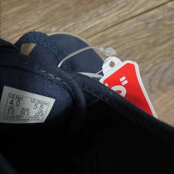 New Vans Unisex Authentic Trainers/Vans Men's Navy Canvas Sneakers with Gum Sole - Picture 9 of 12